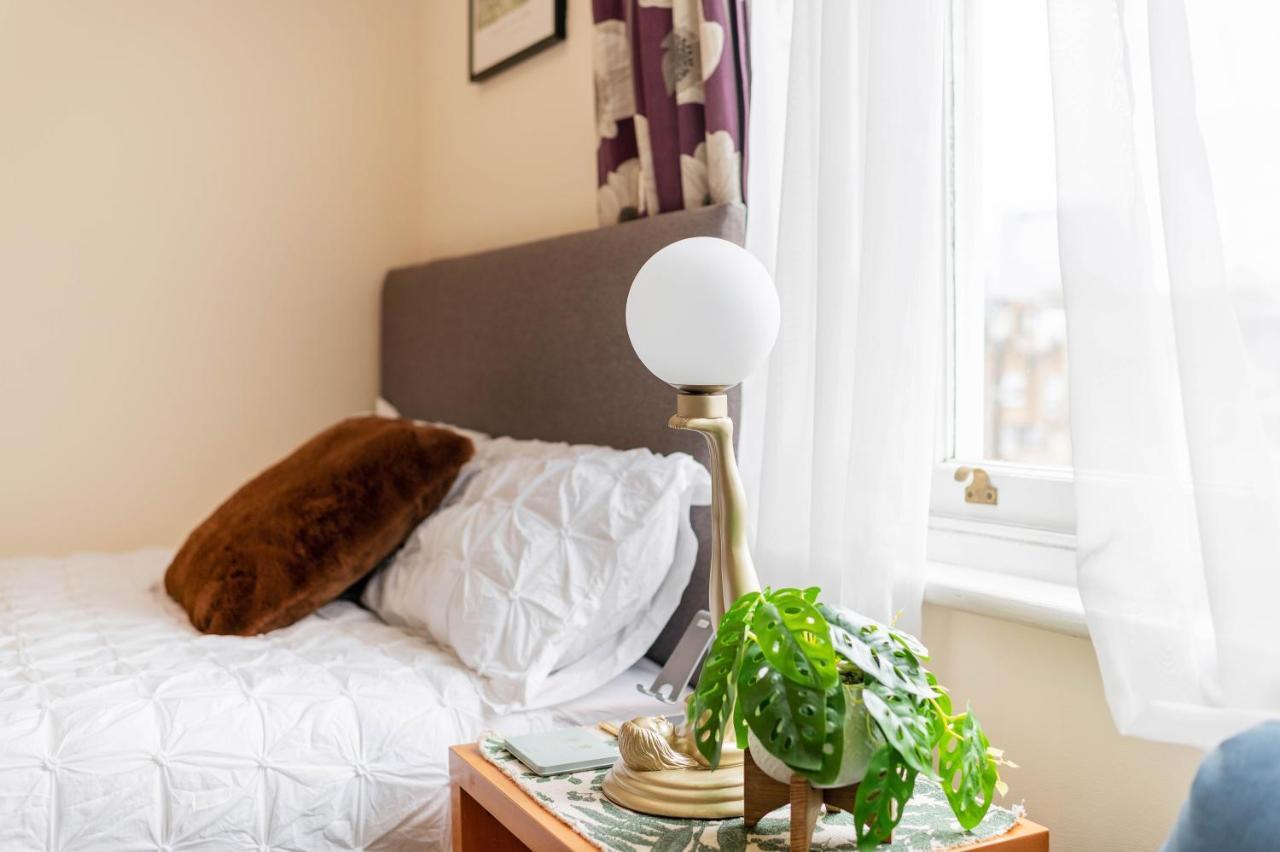Elegant Art Deco Whole - 2mins To Hyde Park, 8mins To Bayswater, Nottinghill, Paddington Appartement Londen